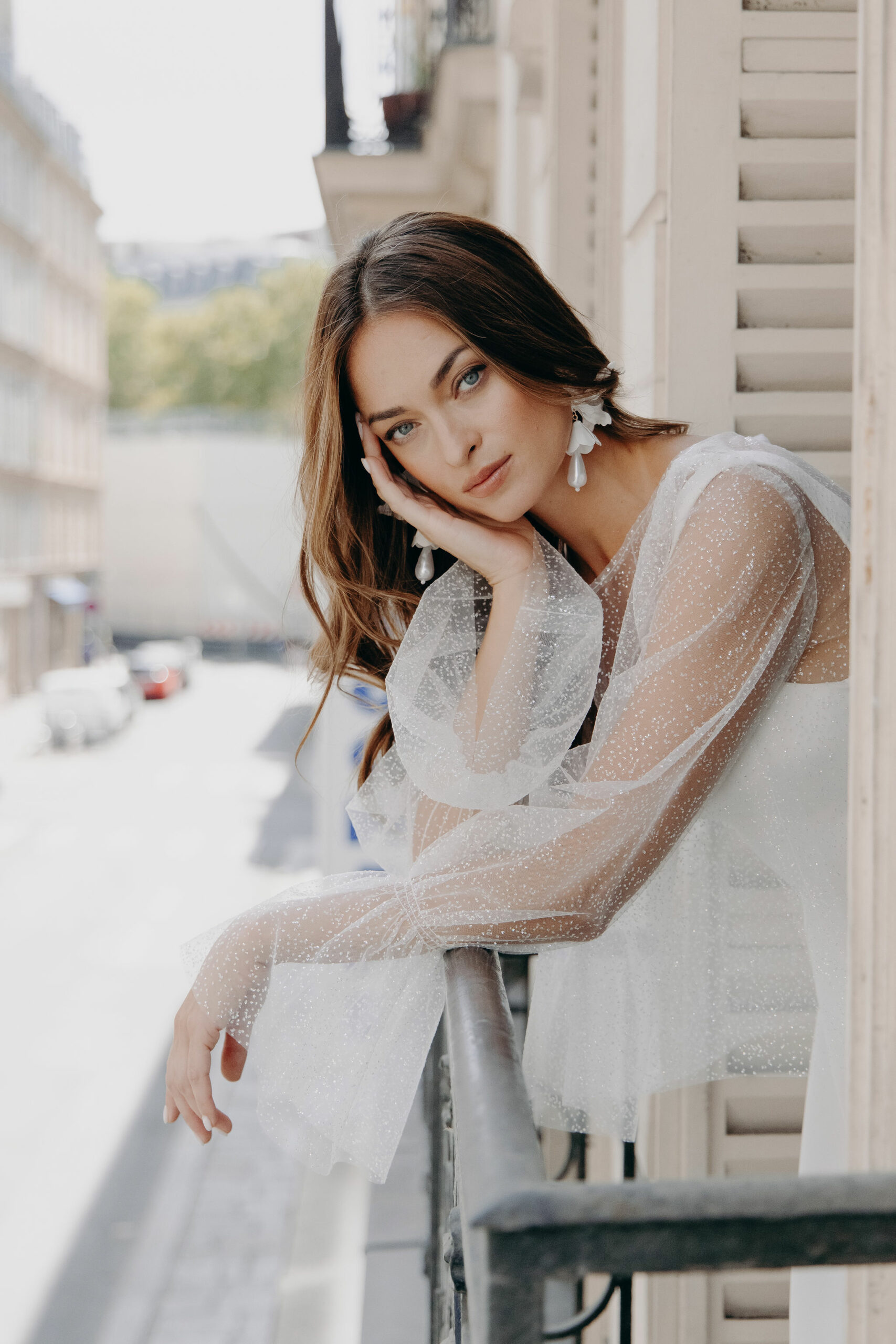 Top en tulle scintillant et manches longues smockées Charline Loisel